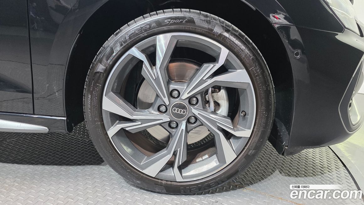 Audi A3 40 TFSI Premium, 2025