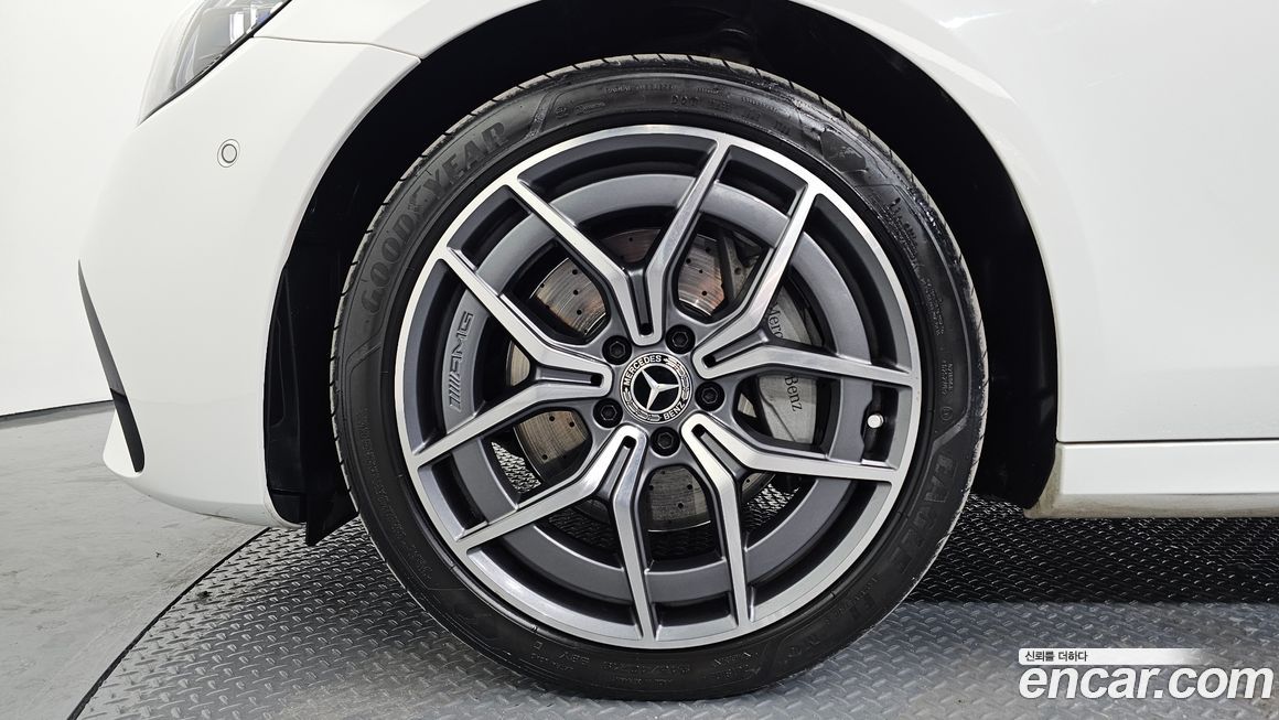 Mercedes-Benz E-Class E220d 4MATIC AMG Line, 2023