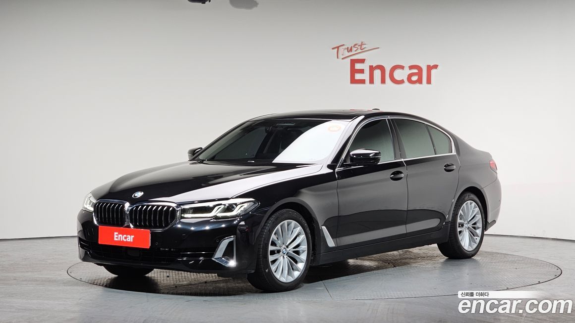 BMW 5-Series 520i Luxury, 2023