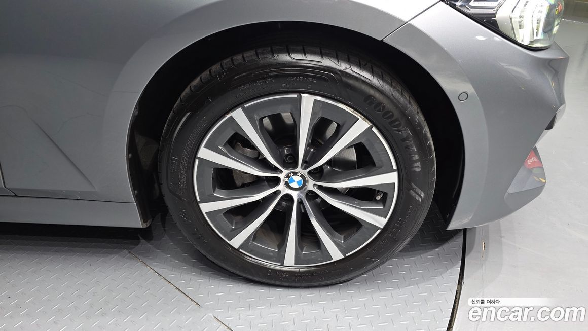 BMW 3-Series 320d, 2023