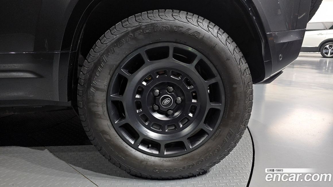 Land Rover Defender 110 P635 Octa, 2025