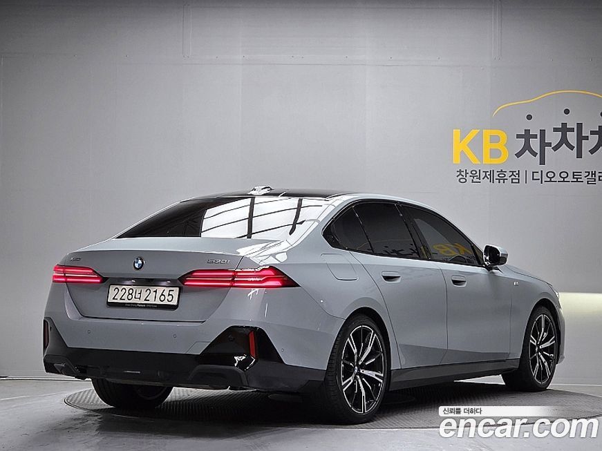 BMW 5-Series 530i xDrive M Sport, 2025