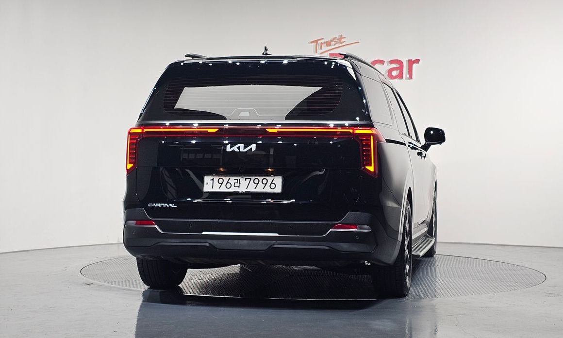 Kia Carnival 7-Seater Gravity, 2024