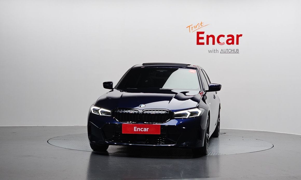 BMW 3-Series 320i M Sport, 2025