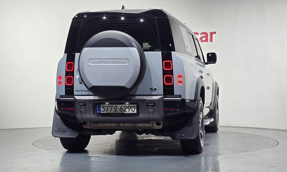 Land Rover Defender 110 P300 X-Dynamic SE, 2023