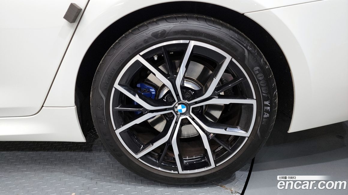 BMW 5-Series 530i M Sport Package, 2023