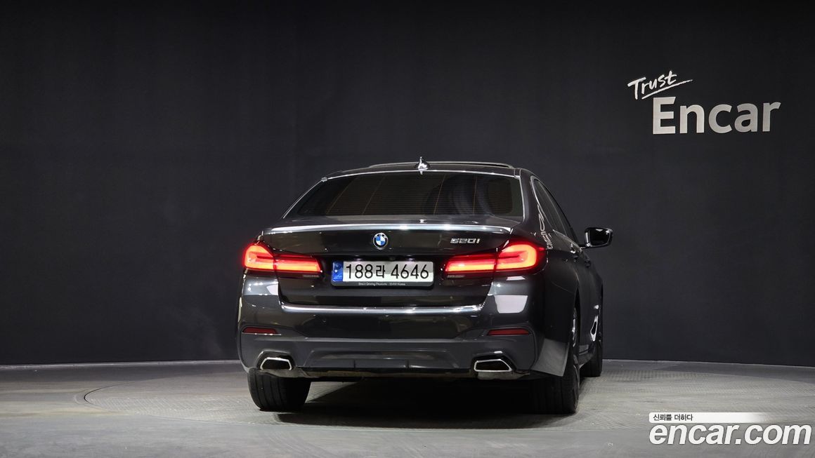 BMW 5-Series 520i M Sport, 2022