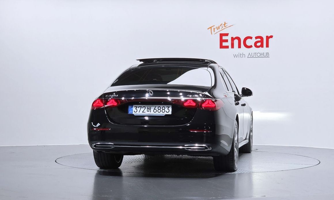 Mercedes-Benz E-Class E220d 4MATIC Exclusive, 2024