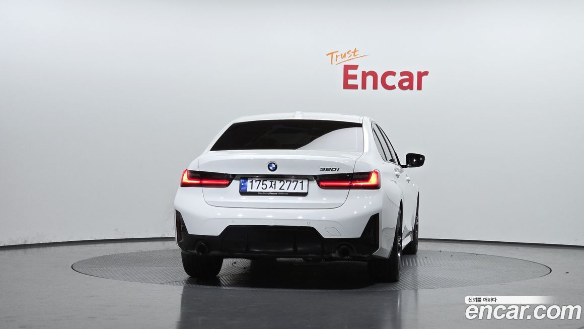 BMW 3-Series 320i M Sport, 2024