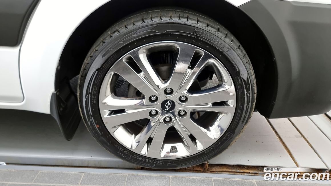 Hyundai Solati 15-seater, 2025