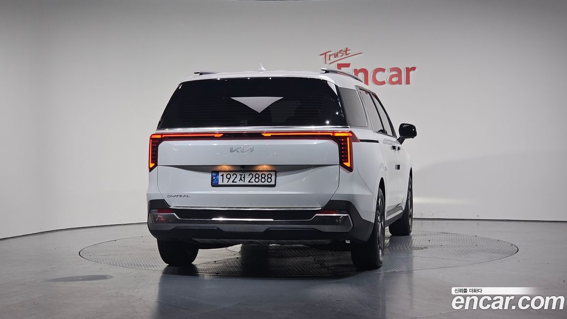 Kia Carnival 9-Seater Signature, 2024