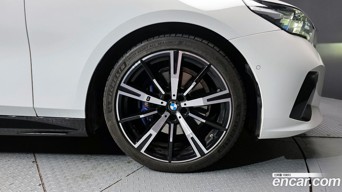 BMW 5-Series 530i xDrive M Sport, 2025