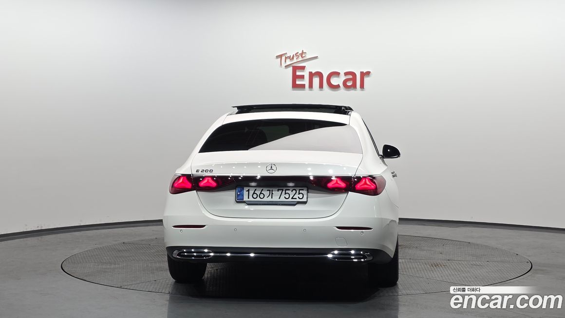 Mercedes-Benz E-Class E200 Avantgarde, 2024