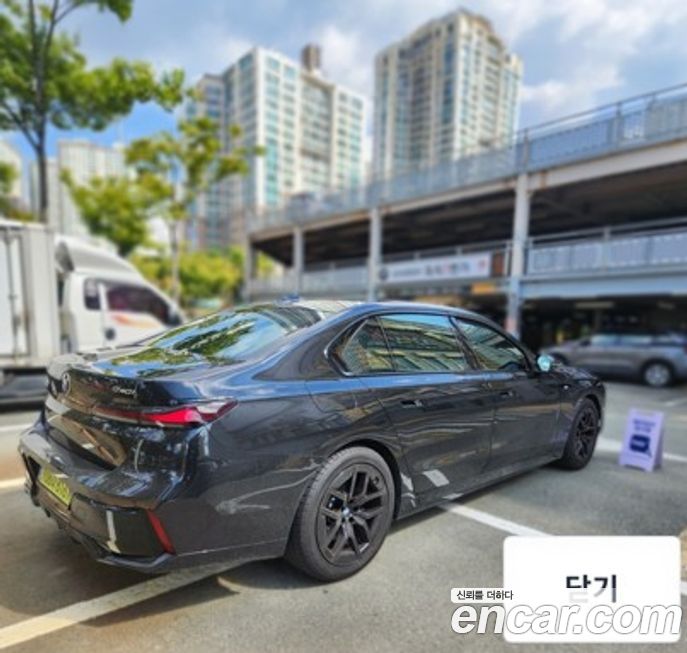 BMW 7-Series 740i xDrive M Sport, 2025