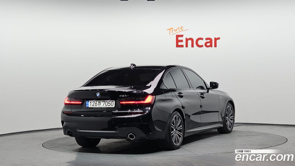 BMW 3-Series 320i M Sport, 2022