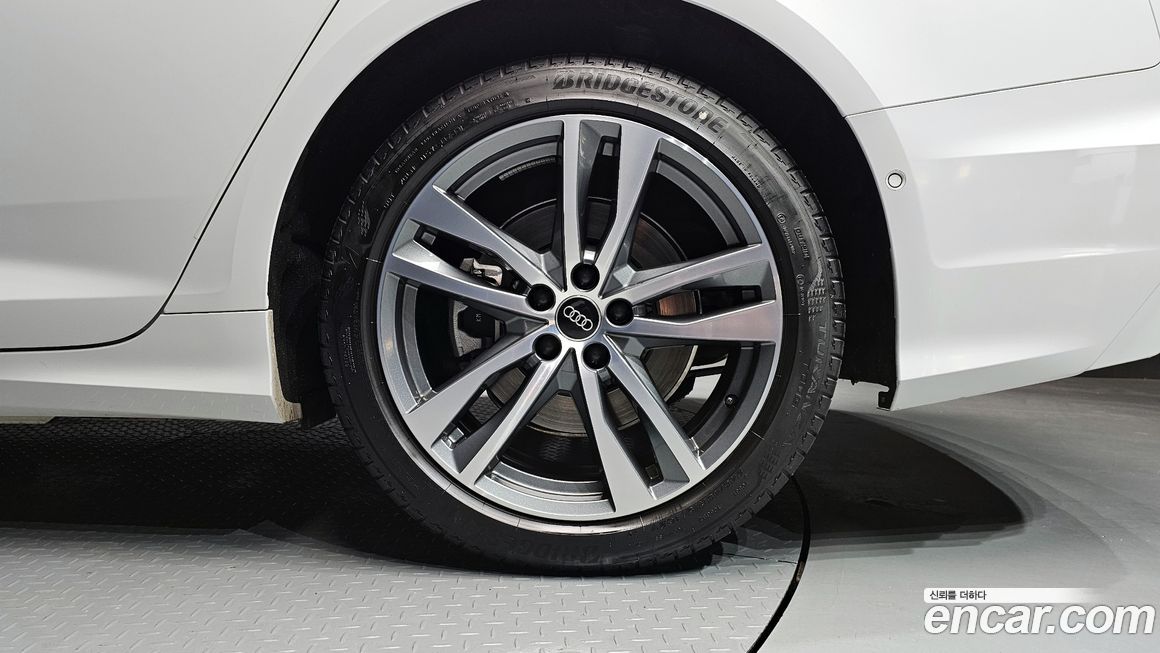 Audi A6 45 TFSI Quattro Premium, 2022