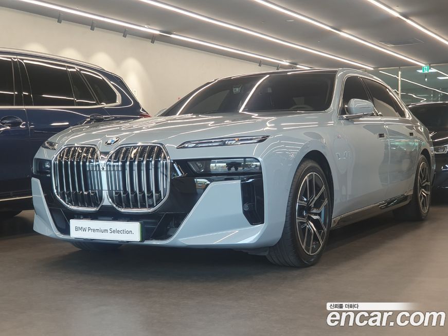 BMW 7-Series 740i xDrive M Sport, 2025