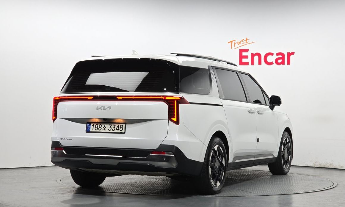 Kia Carnival 7-Seater Signature, 2024
