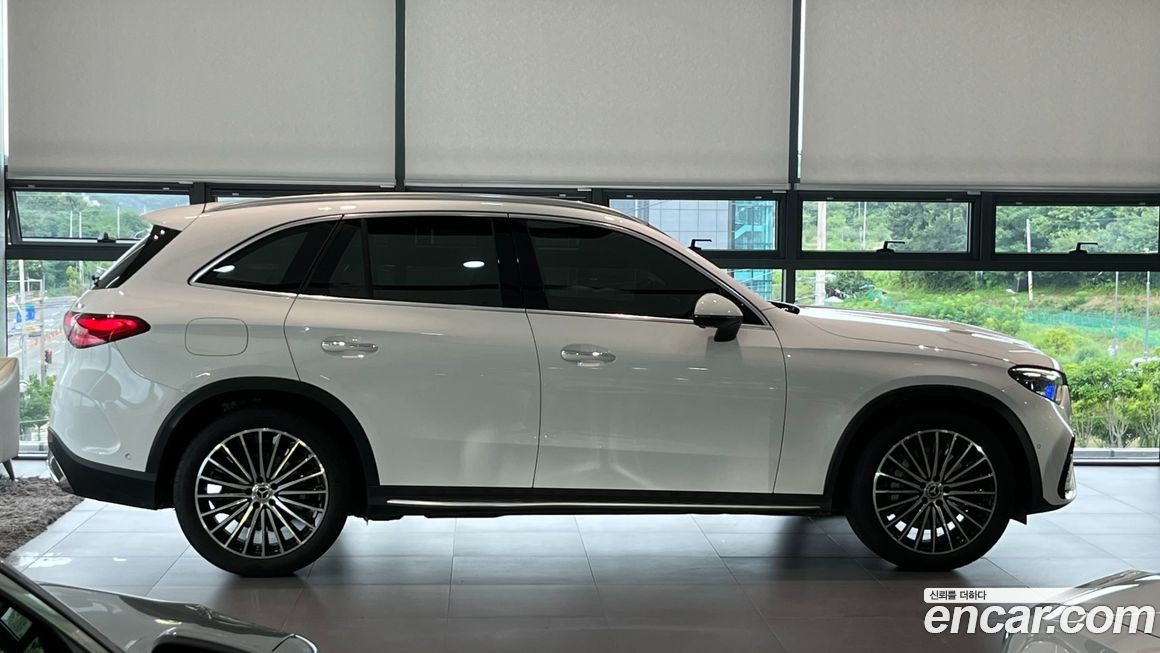 Mercedes-Benz GLC-Class GLC300 4MATIC AMG Line, 2024