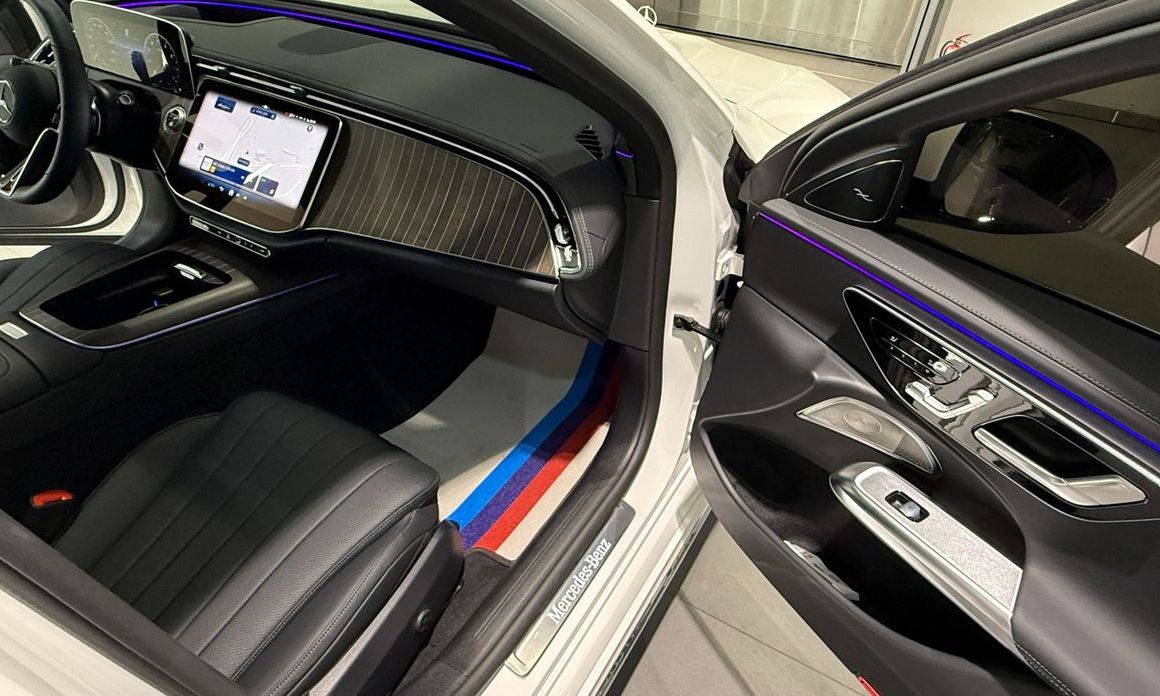 Mercedes-Benz E-Class E300 4MATIC Exclusive, 2025