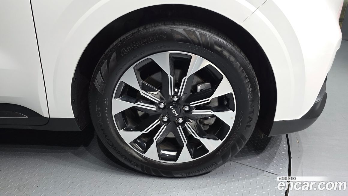 Kia Carnival 7-Seater Signature, 2023