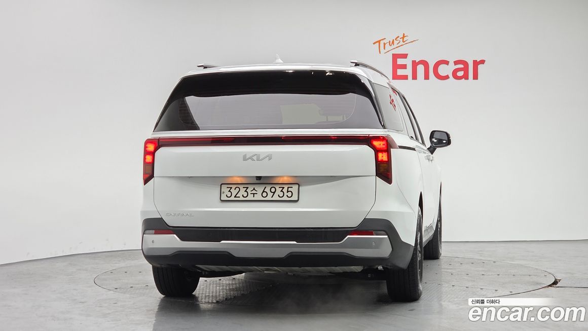 Kia Carnival 9-Seater Prestige, 2024