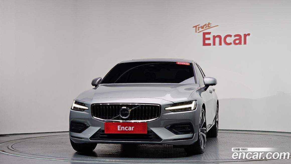 Volvo S60 B5 Ultimate Bright, 2023