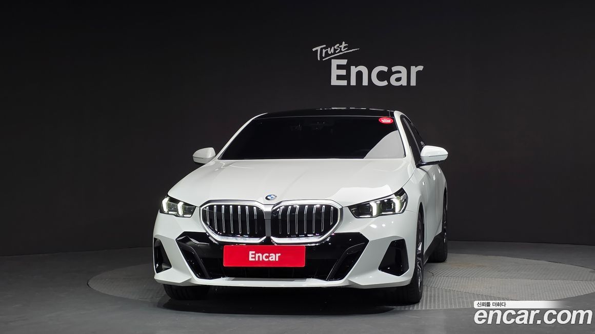 BMW 5-Series 520i M Sport, 2025
