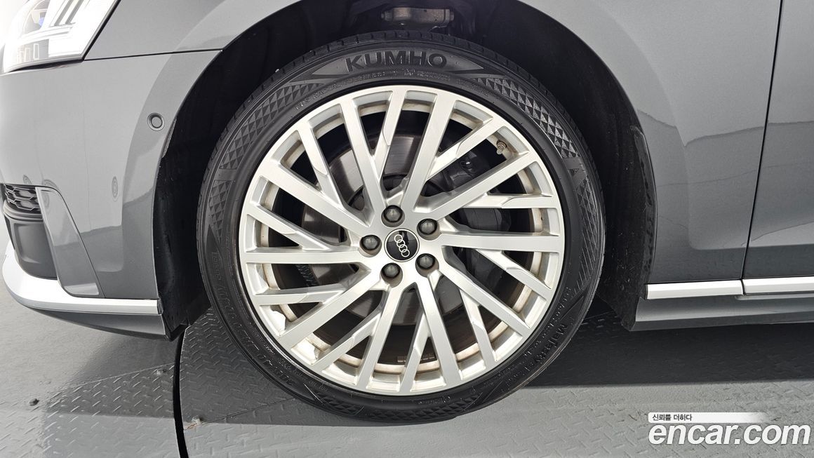 Audi A8 55 TFSI Quattro LWB, 2021