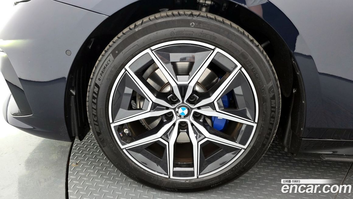 BMW 5-Series 520i M Sport, 2025