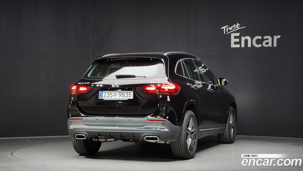 Mercedes-Benz GLA-Class GLA250 4MATIC, 2025