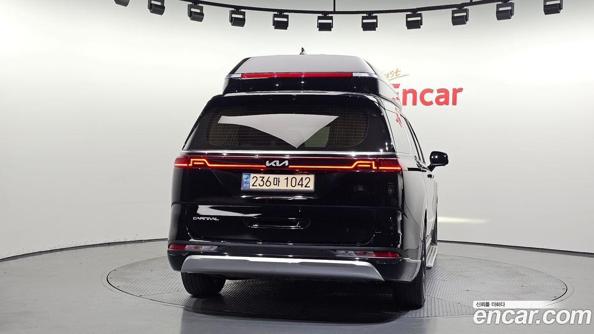 Kia Carnival 9-Seater Hi-Limousine, 2023