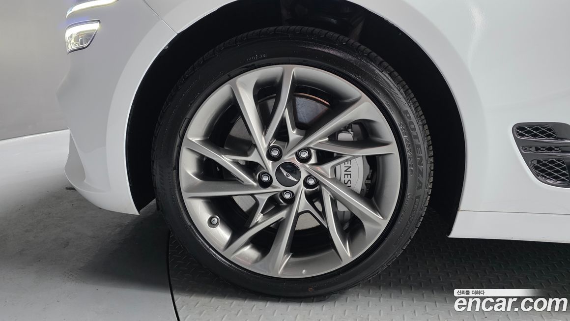 Genesis G70 Gasoline 2.5T 2WD, 2025