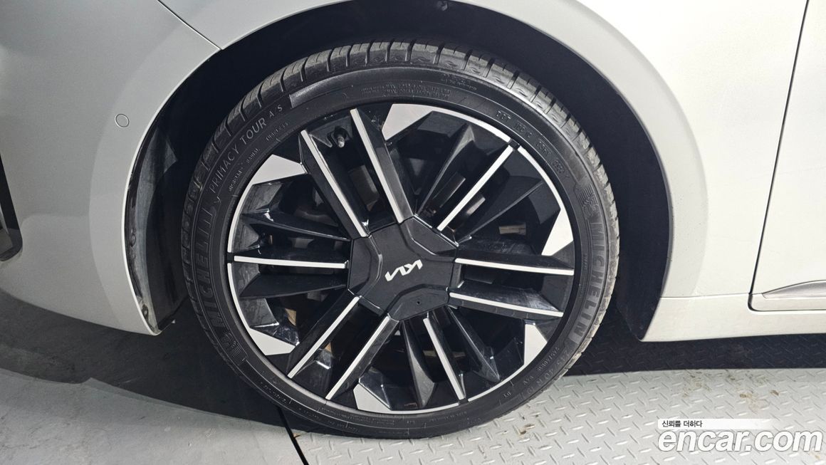 Kia K8 2.5 Gasoline 2WD, 2025