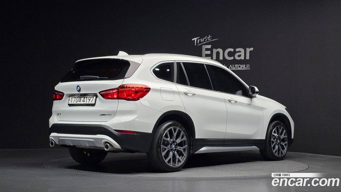 BMW X1 xDrive 20i xLine, 2022