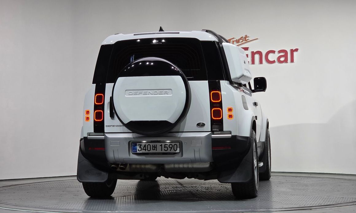 Land Rover Defender 90 D250 SE, 2022