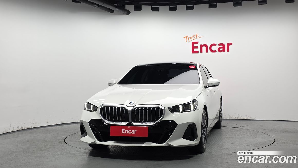 BMW 5-Series 520i M Sport, 2025