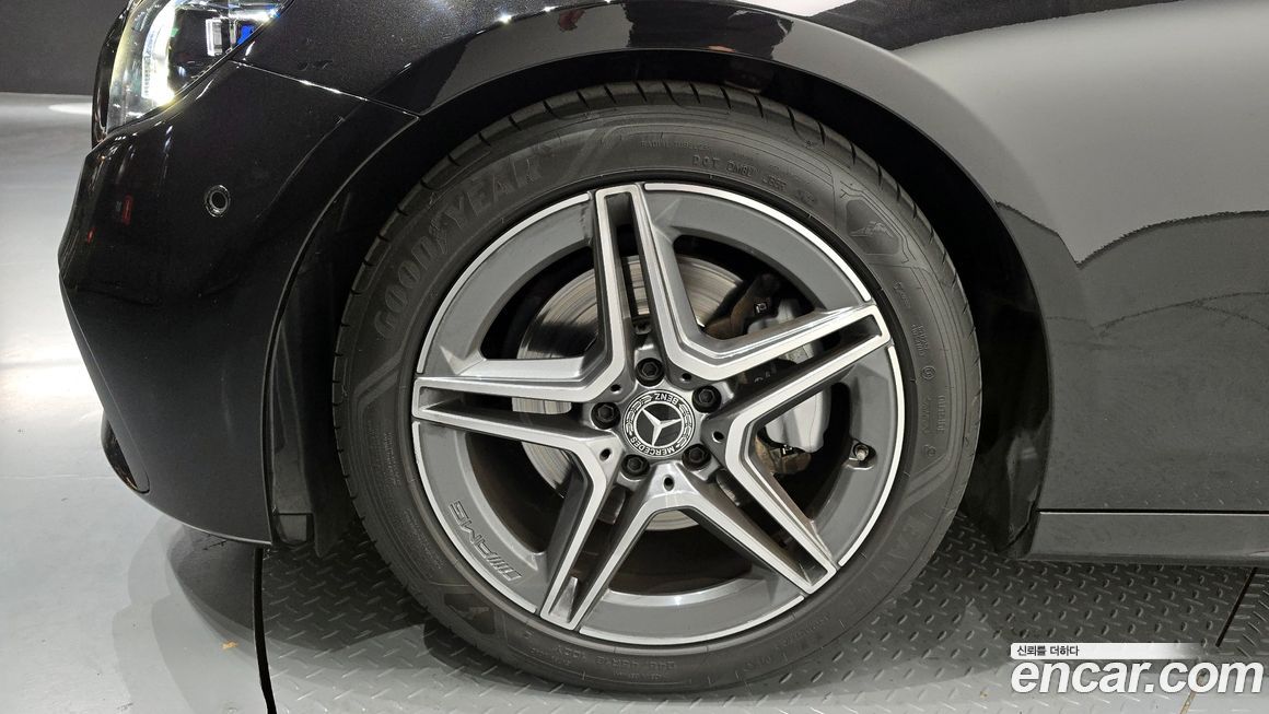 Mercedes-Benz E-Class E250 AMG Line, 2023