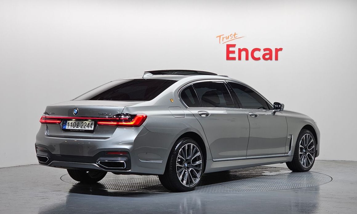 BMW 7-Series 740Li xDrive M Sport Package, 2022