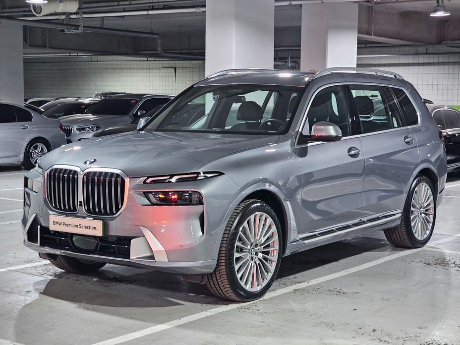 BMW X7 xDrive 40i Design Pure Excellence 6-Seater, 2025