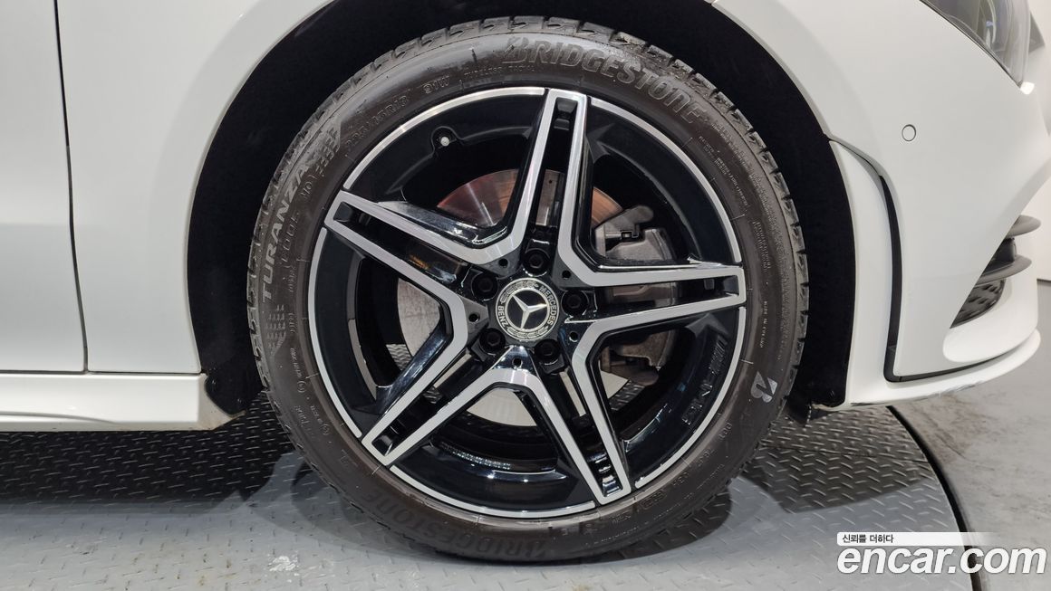 Mercedes-Benz CLA-Class CLA250 4MATIC, 2023