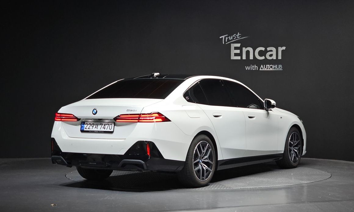 BMW 5-Series 520i M Sport, 2024