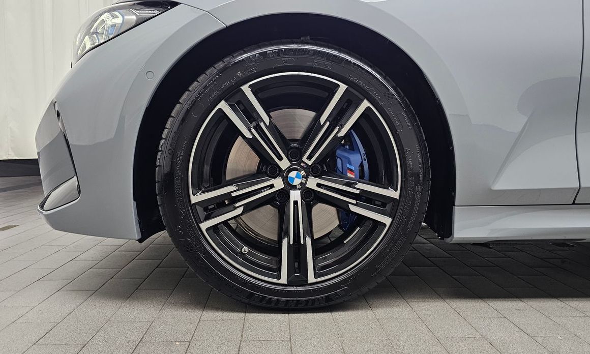 BMW 3-Series 320i M Sport, 2025