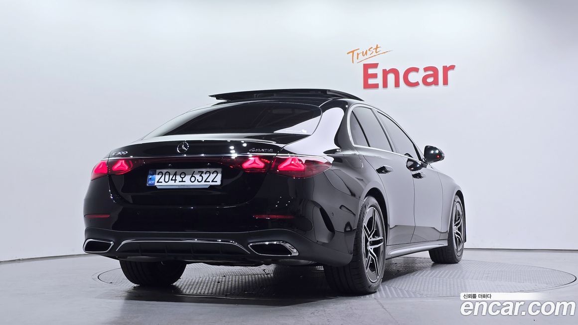Mercedes-Benz E-Class E300 4MATIC AMG Line, 2024