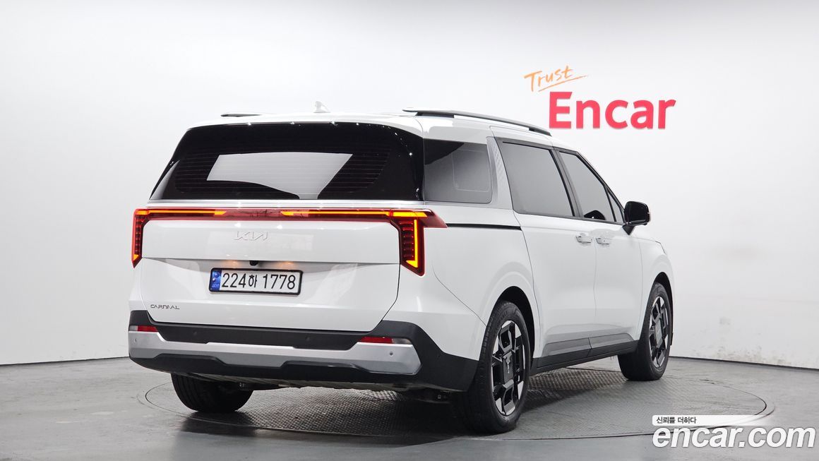 Kia Carnival 9-Seater Prestige, 2025
