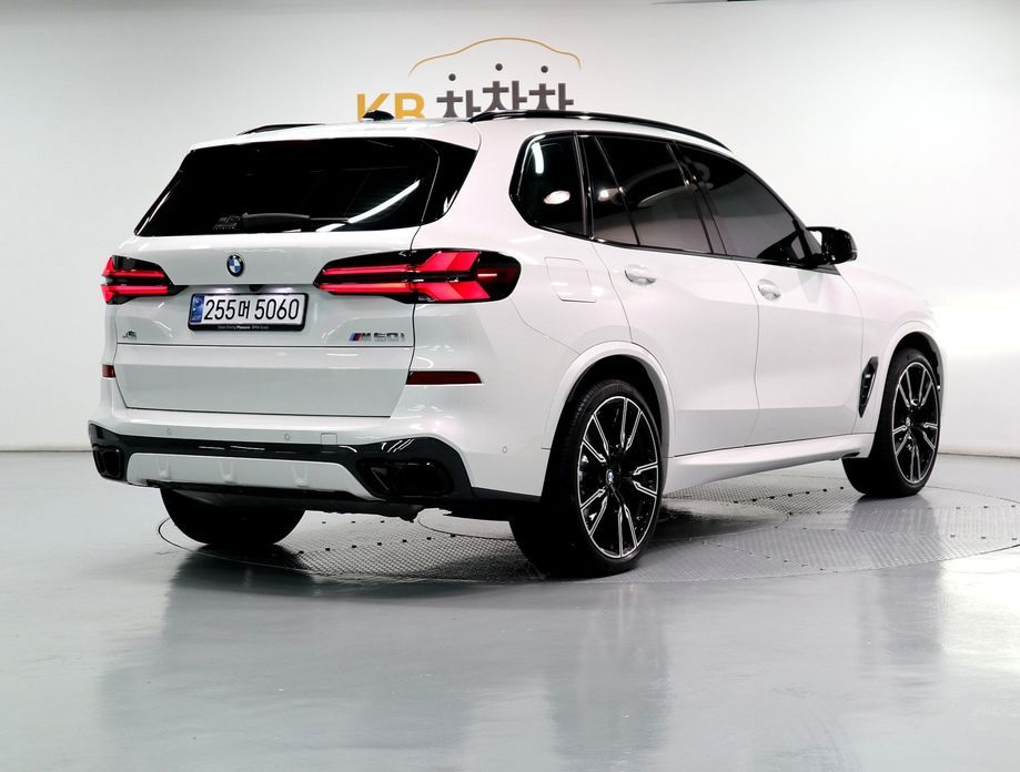 BMW X5 M60i, 2024