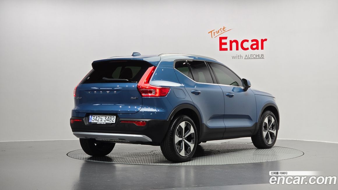 Volvo XC40 B4 Ultimate Bright, 2024