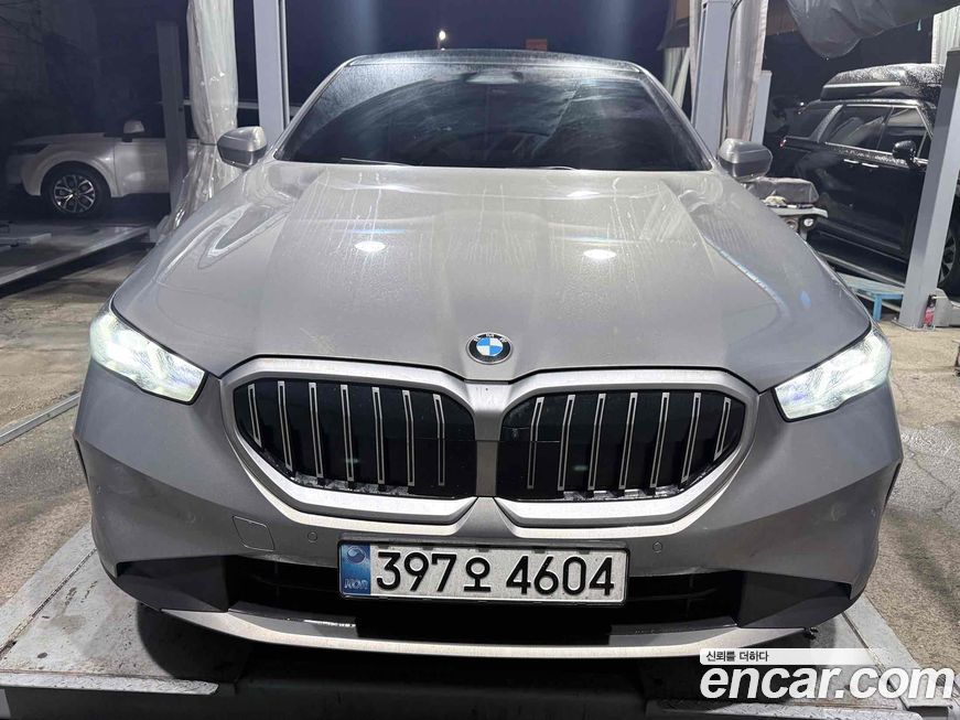 BMW 5-Series 520i, 2025