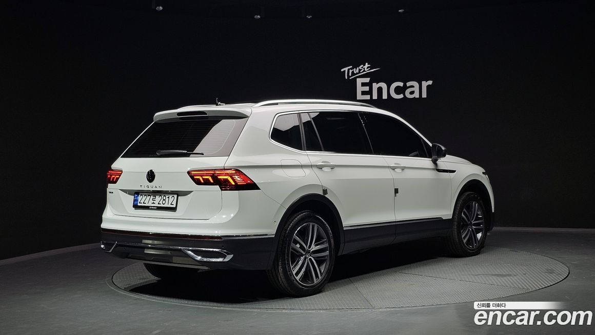 Volkswagen Tiguan 2.0 TSI Prestige, 2023