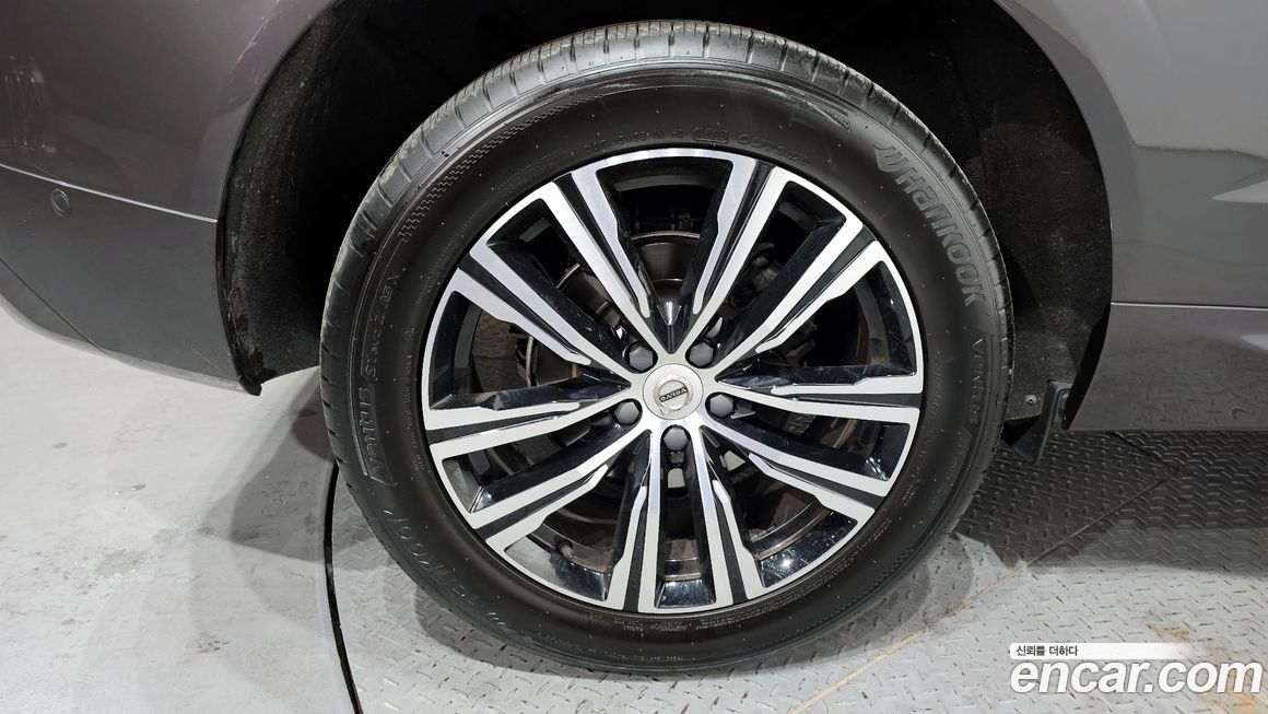 Volvo XC60 B5 Inscription, 2022